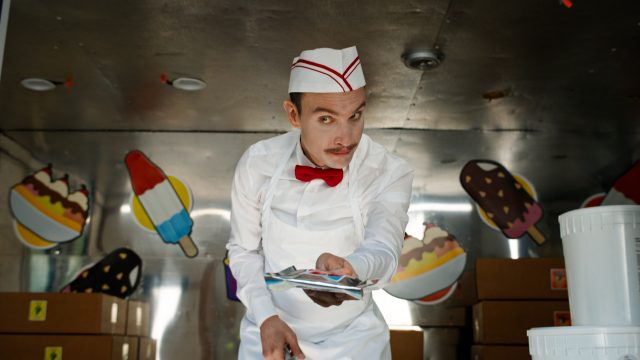 Your Essential Guide to Downloading the Ice Cream Man Game Now